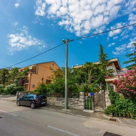 Kamen Apartment Dramalj